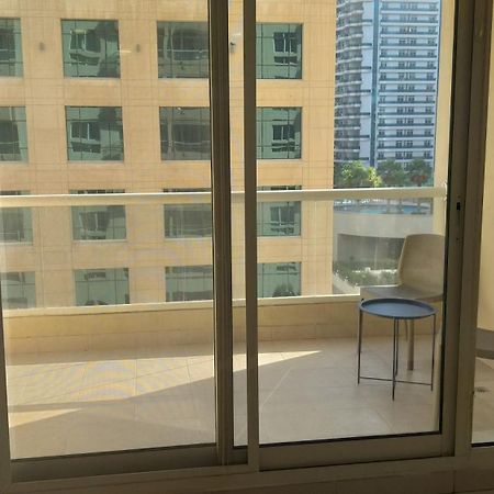 Lovely 1-Bedroom Apartment In The Heart Of Dubai Marina ภายนอก รูปภาพ