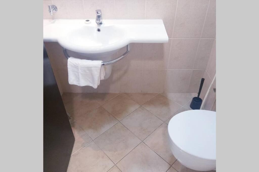 Lovely 1-Bedroom Apartment In The Heart Of Dubai Marina ภายนอก รูปภาพ