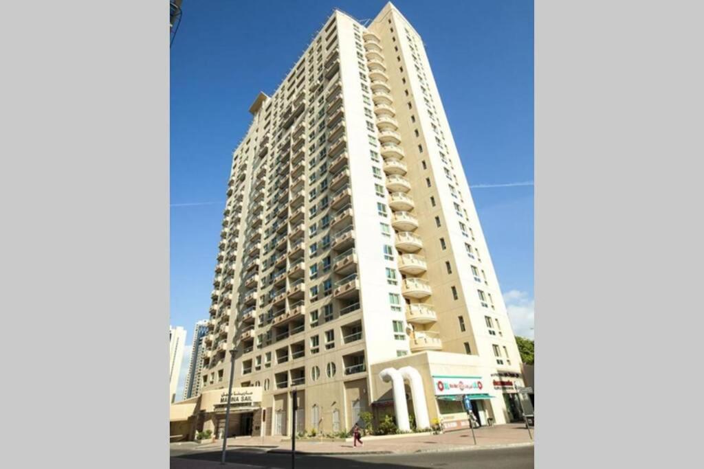 Lovely 1-Bedroom Apartment In The Heart Of Dubai Marina ภายนอก รูปภาพ