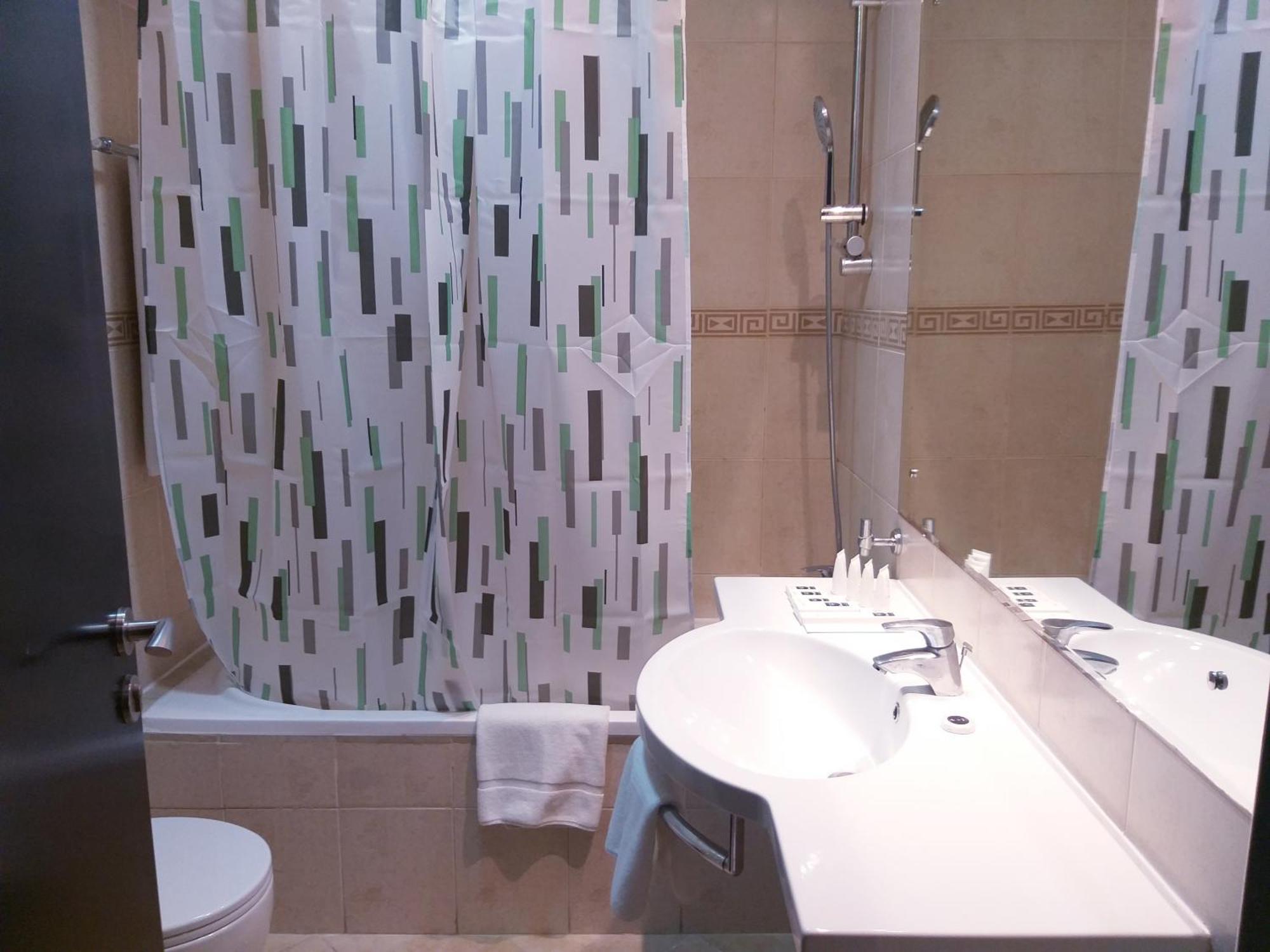 Lovely 1-Bedroom Apartment In The Heart Of Dubai Marina ภายนอก รูปภาพ