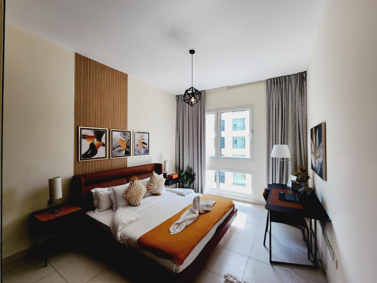 Lovely 1-Bedroom Apartment In The Heart Of Dubai Marina ภายนอก รูปภาพ