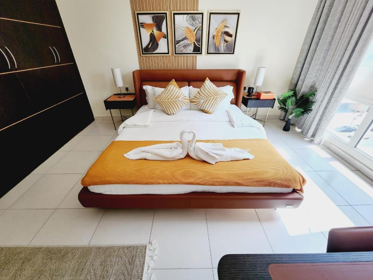 Lovely 1-Bedroom Apartment In The Heart Of Dubai Marina ภายนอก รูปภาพ