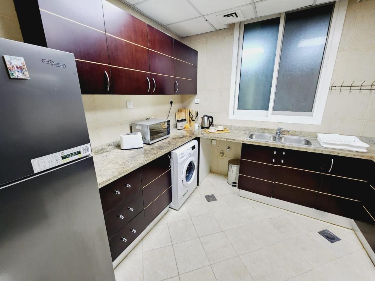 Lovely 1-Bedroom Apartment In The Heart Of Dubai Marina ภายนอก รูปภาพ