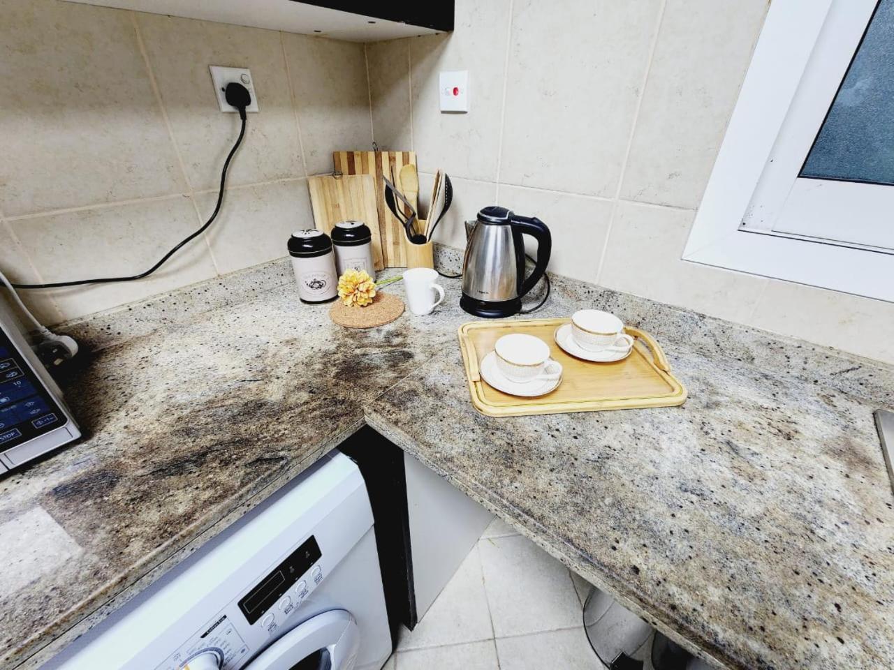 Lovely 1-Bedroom Apartment In The Heart Of Dubai Marina ภายนอก รูปภาพ